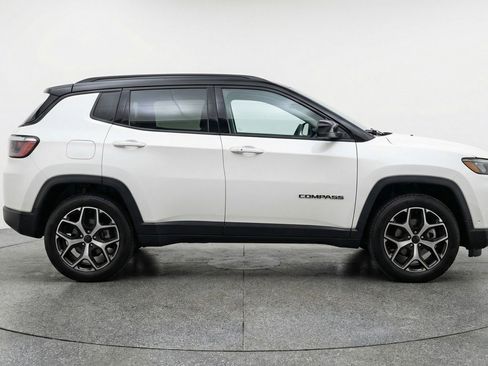 Used 2025 Jeep Compass Limited AWD/4WD image 11