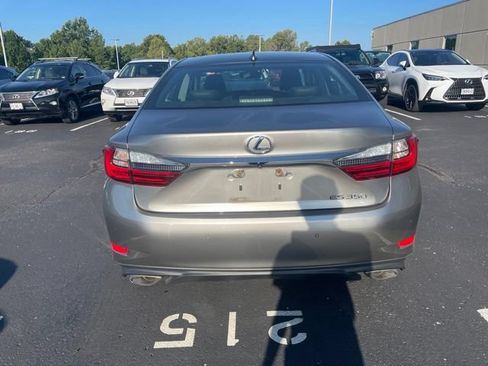 Used 2018 Lexus ES 350 w/ Ultra Luxury Package FWD image 4