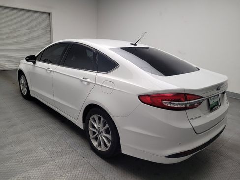 Used 2017 Ford Fusion SE w/ Fusion SE Technology Package image 5