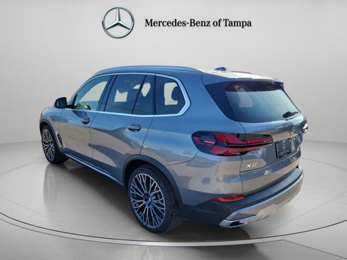 Used 2024 BMW X5 xDrive40i w/ Premium Package image 2