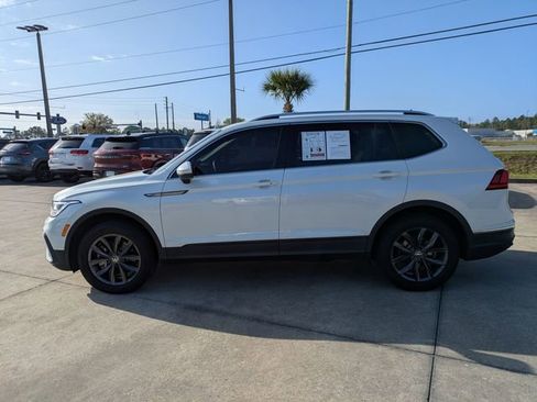 Used 2023 Volkswagen Tiguan SE FWD image 7