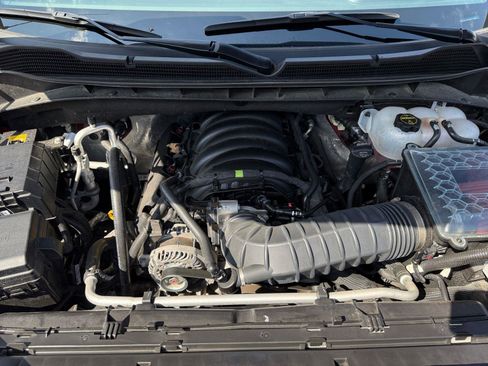 Used 2025 Chevrolet Silverado 1500 LT Trail Boss w/ Convenience Package II AWD/4WD image 31