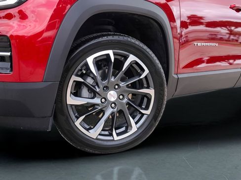 Used 2026 GMC Terrain Elevation w/ Elevation Premium Package FWD image 4