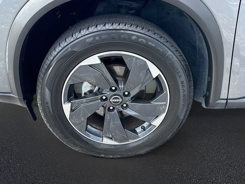 Used 2024 Nissan Rogue SV FWD image 29