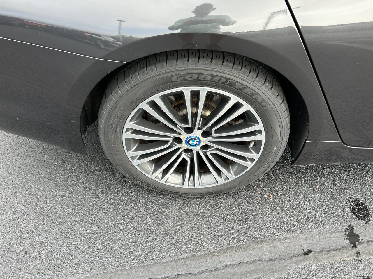 Used 2019 BMW 530e xDrive w/ Convenience Package AWD/4WD image 9