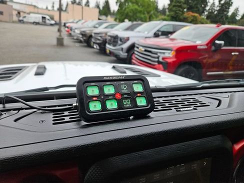 Used 2021 Jeep Wrangler Unlimited Rubicon AWD/4WD image 33
