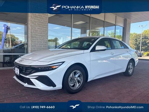Used 2024 Hyundai Elantra SE FWD image 1