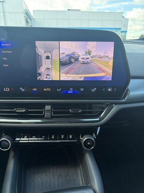 Certified 2024 Chevrolet Equinox EV RS FWD image 12