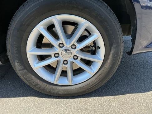 Used 2013 Dodge Grand Caravan SXT w/ UConnect Hands-Free Group image 8