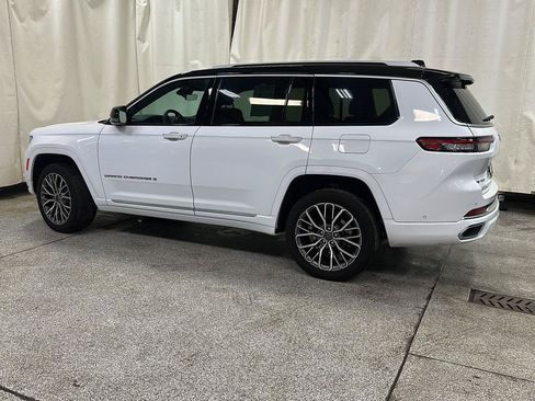 Certified 2023 Jeep Grand Cherokee L Summit AWD/4WD image 3