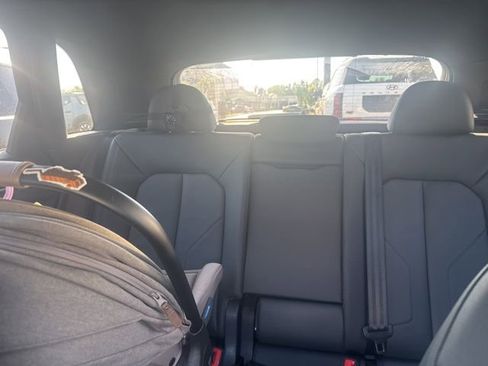 Used 2023 Audi Q3 2.0T Premium image 18