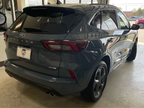 Used 2024 Ford Escape ST-Line w/ Tech Pack #1 image 9
