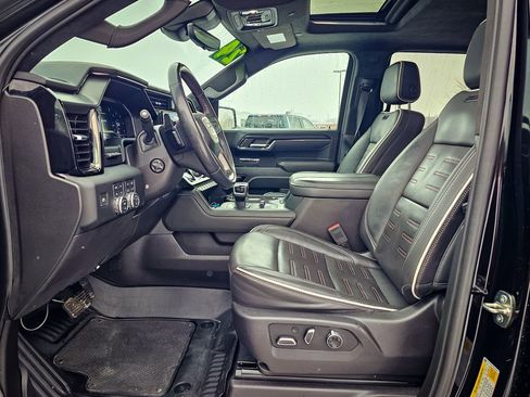 Used 2024 GMC Sierra 1500 AT4X image 16