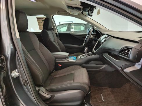 Used 2025 Subaru Outback Premium AWD/4WD image 17