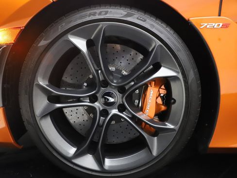 Used 2020 McLaren 720S Spider image 43