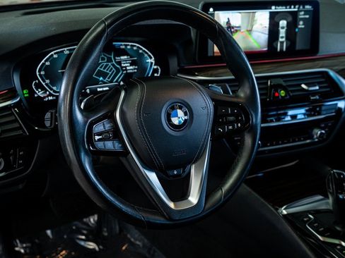 Used 2023 BMW 530e xDrive image 39