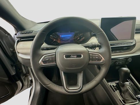 Used 2025 Jeep Compass Limited AWD/4WD image 18