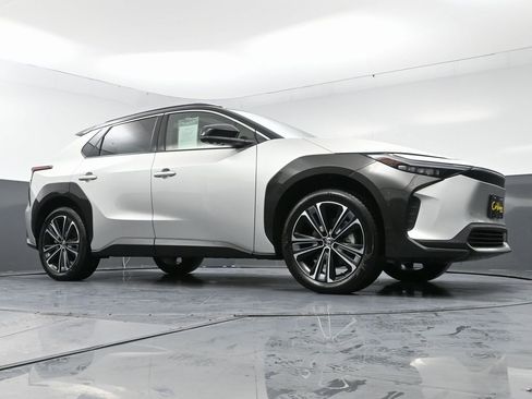 Used 2023 Toyota bZ4X Limited image 44