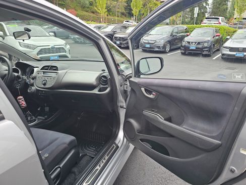 Used 2011 Honda Fit Sport image 12