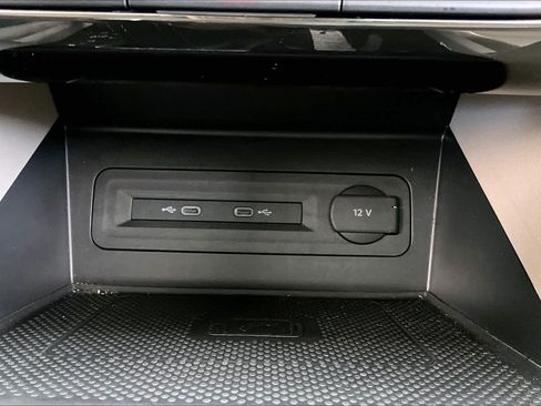 Used 2023 Volkswagen Atlas SE w/ Panoramic Sunroof Package AWD/4WD image 33