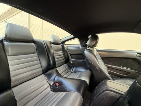 Used 2012 Ford Mustang Coupe RWD image 13