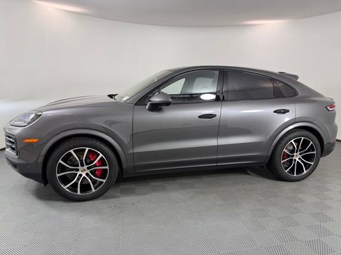 Certified 2025 Porsche Cayenne S AWD/4WD image 2
