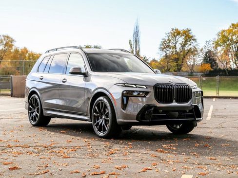 Used 2026 BMW X7 xDrive40i w/ Executive Package image 7