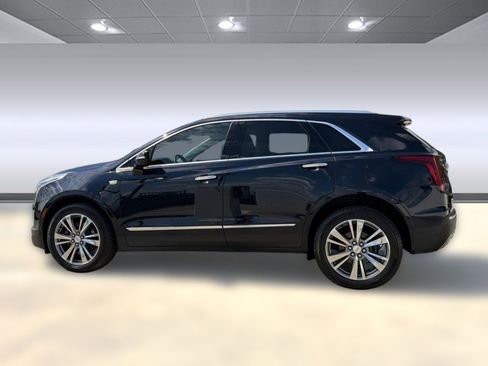 Used 2021 Cadillac XT5 Premium Luxury AWD/4WD image 2