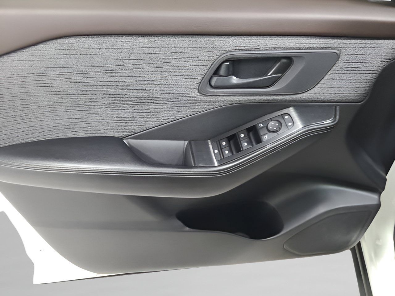 Used 2021 Nissan Rogue S AWD/4WD image 19