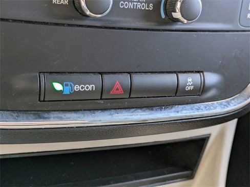 Used 2020 Dodge Grand Caravan SXT image 31