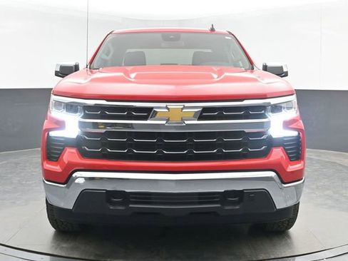 Used 2024 Chevrolet Silverado 1500 LT w/ Z71 Off-Road Package AWD/4WD image 3