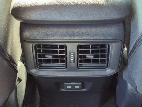 Used 2025 Toyota RAV4 XLE FWD image 16