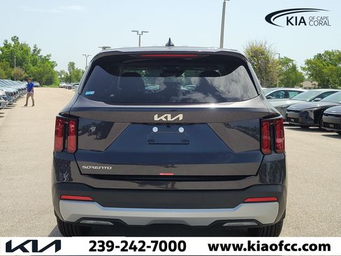 New 2026 Kia Sorento LX FWD image 5