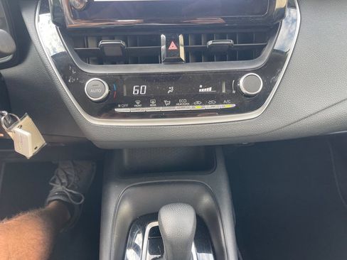 Used 2025 Toyota Corolla LE FWD image 17