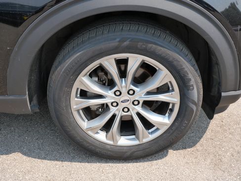 Used 2020 Ford Explorer XLT w/ Equipment Group 202A AWD/4WD image 15