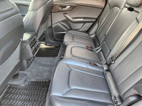 Used 2022 Audi Q8 Prestige AWD/4WD image 10
