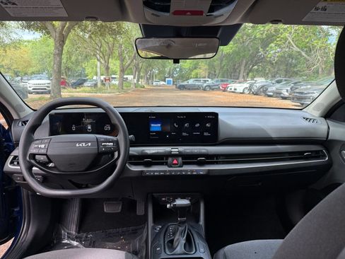 Used 2025 Kia K4 FWD image 29