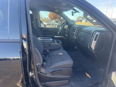 Used 2019 Chevrolet Silverado 1500 LT w/ Texas Edition image 21