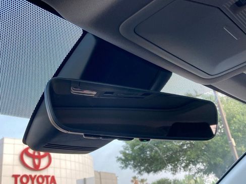 Used 2022 Toyota RAV4 Limited image 23