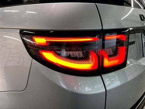 Used 2023 Land Rover Discovery Sport SE image 32