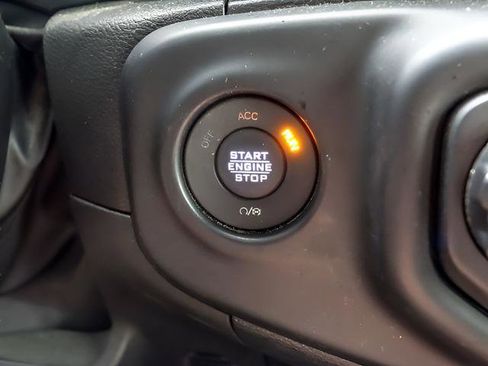 Used 2023 Jeep Wrangler Unlimited Sahara w/ Cold Weather Group AWD/4WD image 16