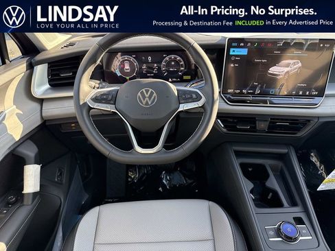 New 2026 Volkswagen Tiguan SE AWD/4WD image 12