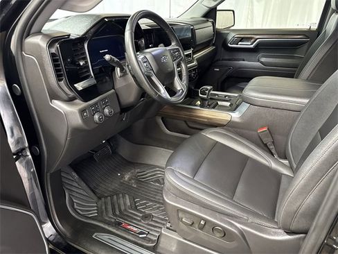 Used 2024 Chevrolet Silverado 1500 LT Trail Boss w/ LT Trail Boss Premium Package image 11