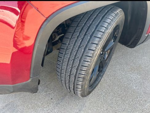 Used 2016 Jeep Cherokee Sport image 7