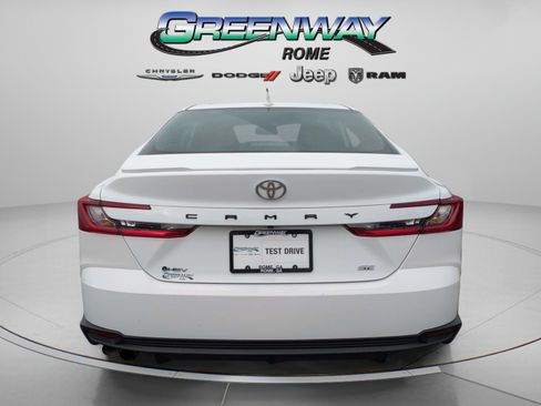 Used 2025 Toyota Camry SE FWD image 6