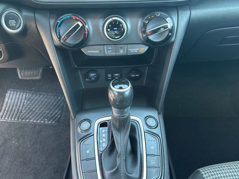 Used 2019 Hyundai Kona SEL AWD/4WD image 16