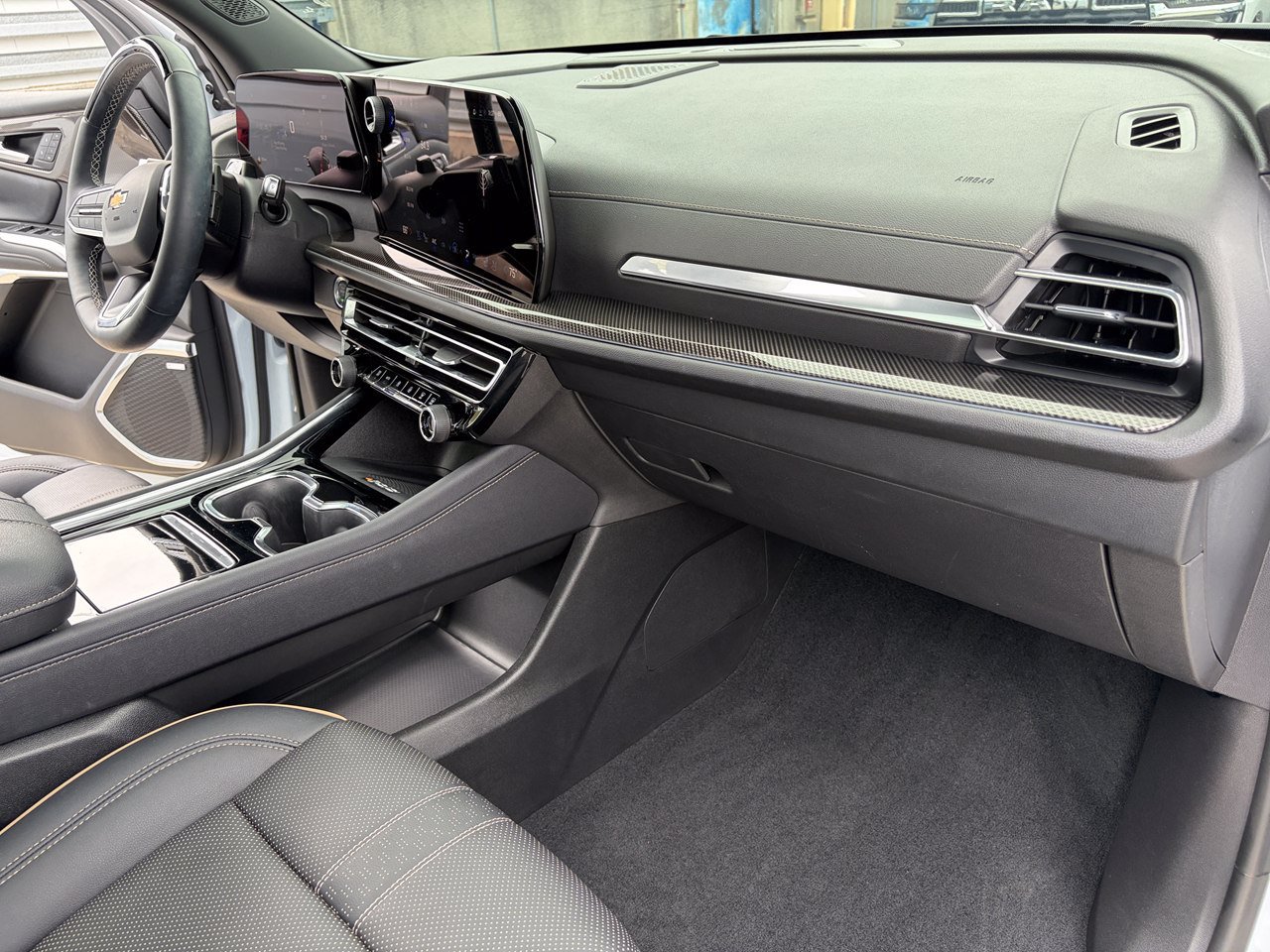 Used 2026 Chevrolet Traverse High Country FWD image 25