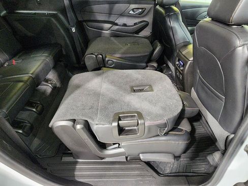 Used 2018 Chevrolet Traverse Premier AWD/4WD image 38