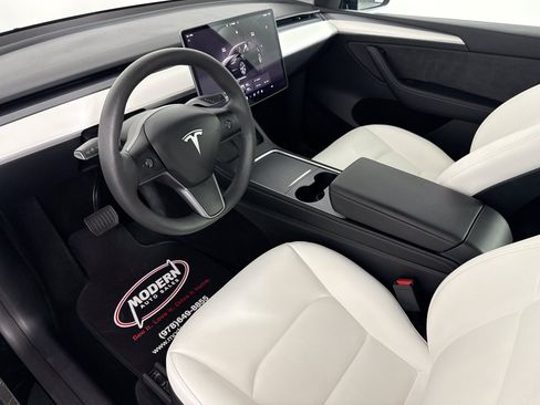 Used 2023 Tesla Model Y Long Range AWD/4WD image 19