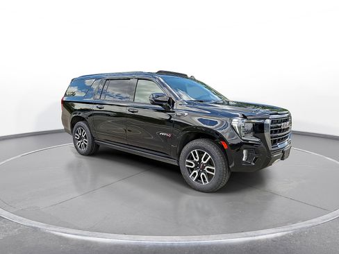 Used 2023 GMC Yukon XL AT4 w/ AT4 Premium Plus Package AWD/4WD image 2